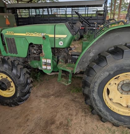 Image of John Deere 5320 equipment image 1