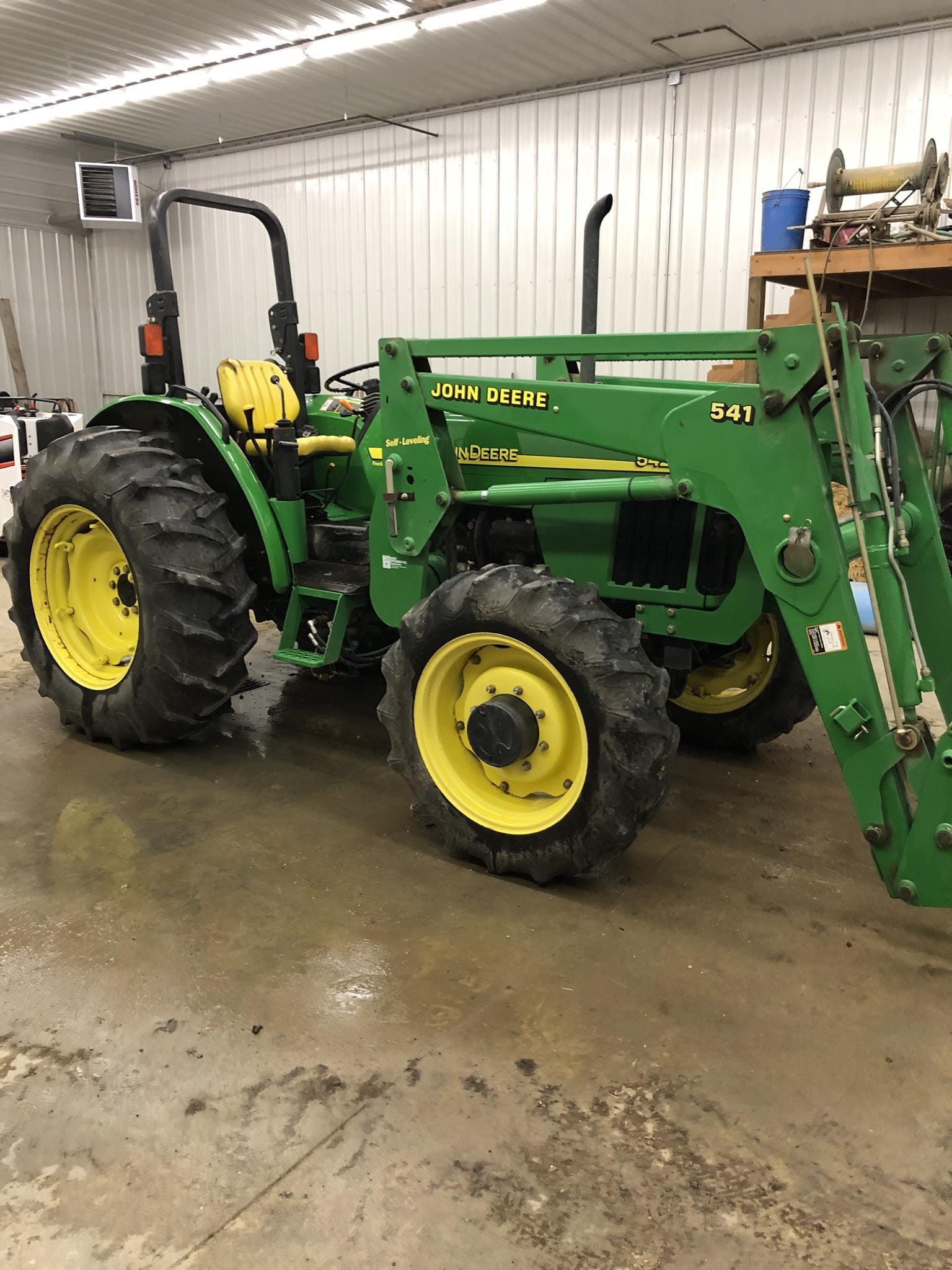 2004 John Deere 5420 Equipment Image0