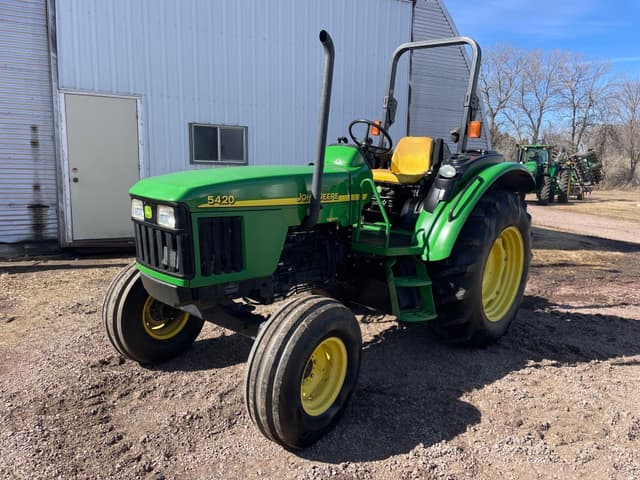 Image of John Deere 5420 equipment image 1