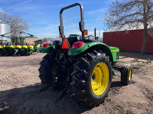 Image of John Deere 5420 equipment image 2