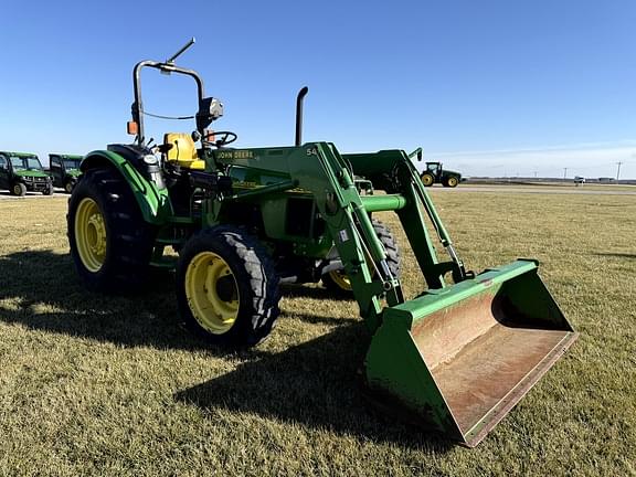 Image of John Deere 5420 equipment image 2