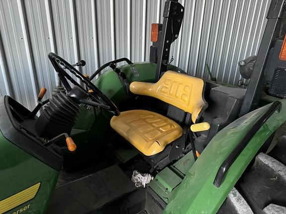 Image of John Deere 5420 equipment image 2