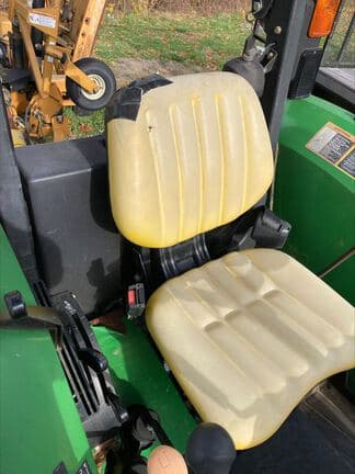 Image of John Deere 5420 equipment image 2