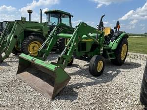 2004 John Deere 5420 Image