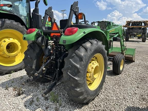 Image of John Deere 5420 equipment image 3