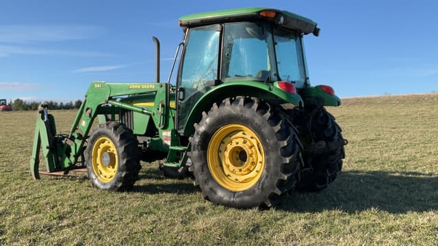 Image of John Deere 5420 equipment image 3