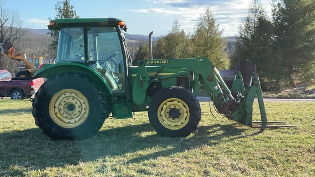 Image of John Deere 5420 equipment image 4