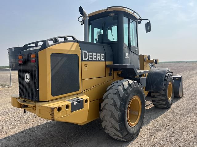 Image of John Deere 544J equipment image 4