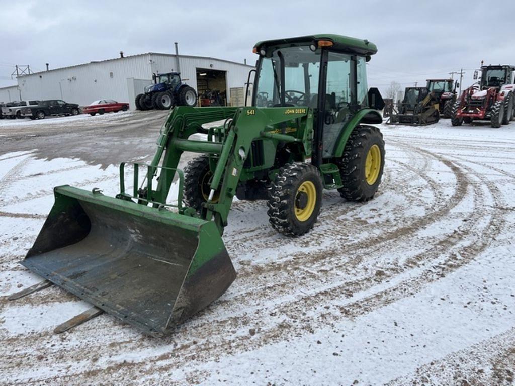 Image of John Deere 5220 Primary image