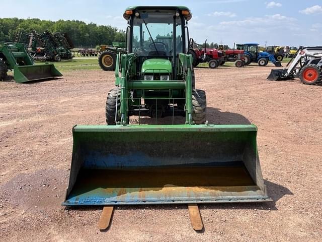 Image of John Deere 5220 equipment image 1