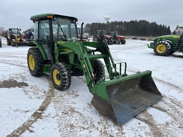 Image of John Deere 5220 equipment image 2