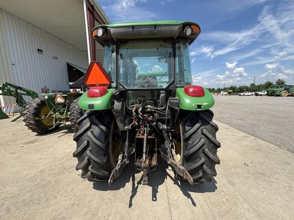 Image of John Deere 5520 equipment image 3