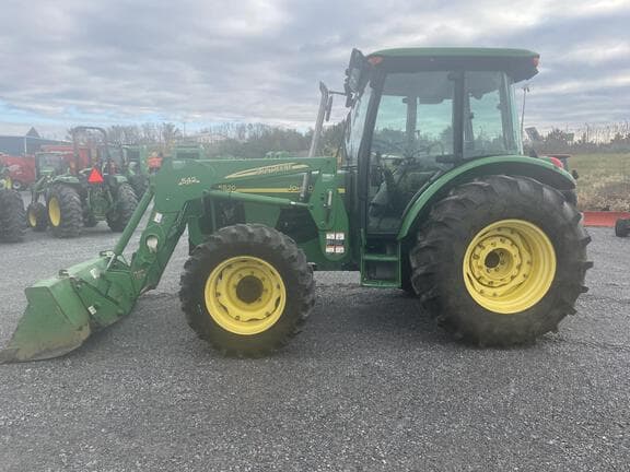 Image of John Deere 5520 Primary image