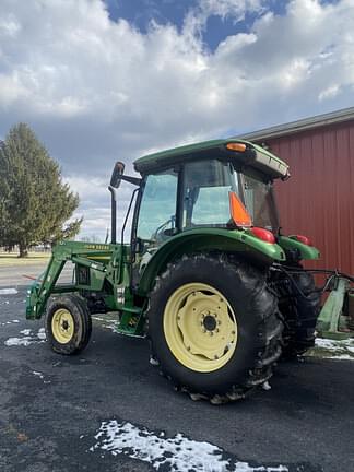 Image of John Deere 5520 equipment image 3