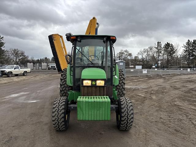 Image of John Deere 5520 equipment image 2