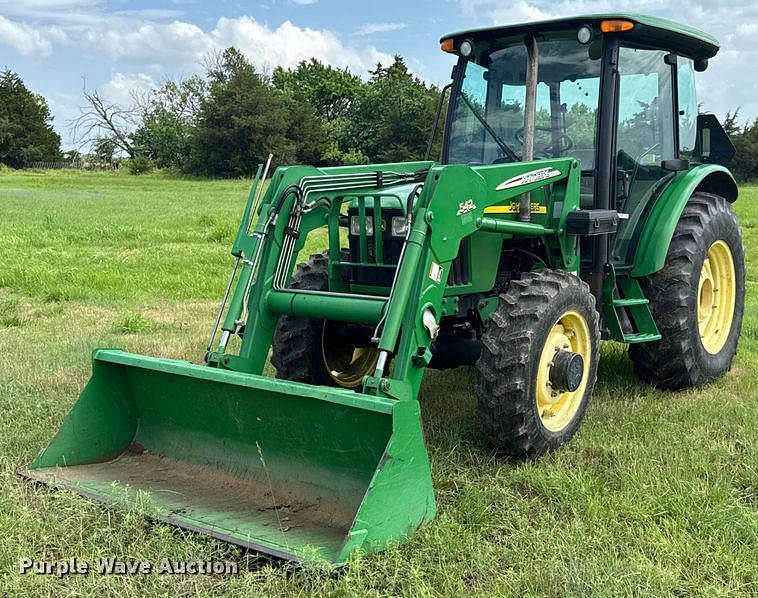 Image of John Deere 5520 Primary image