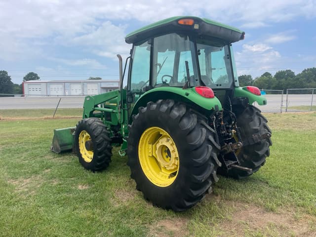 Image of John Deere 5520 equipment image 3