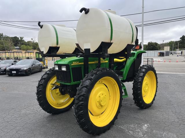 Image of John Deere 5520 equipment image 1