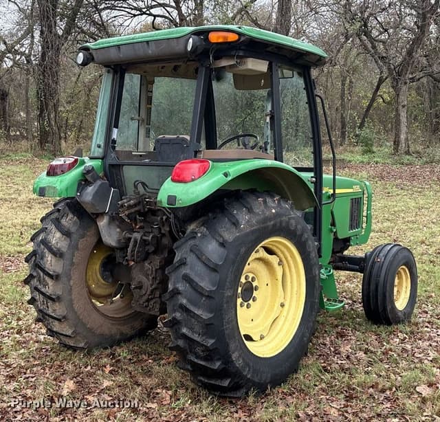 Image of John Deere 5520 equipment image 4