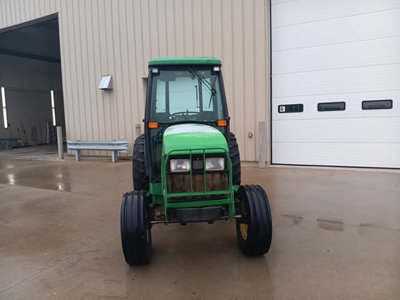 Image of John Deere 5520N equipment image 1