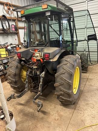 Image of John Deere 5520N equipment image 2
