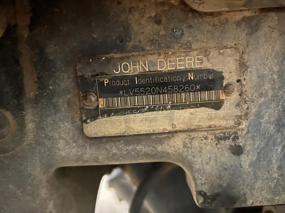 Image of John Deere 5520N equipment image 4