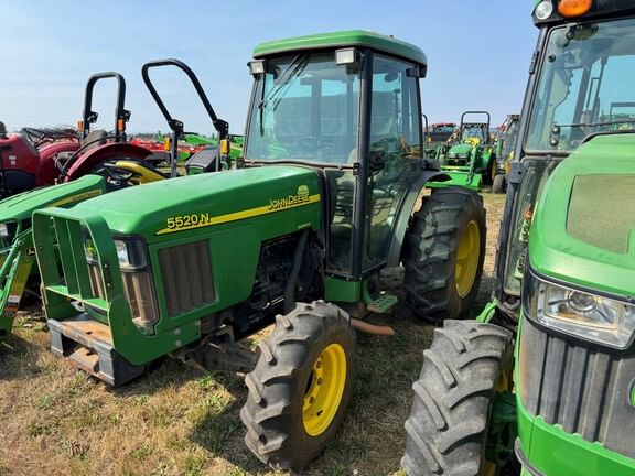 2004 John Deere 5520N Equipment Image0