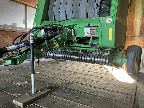 Image of John Deere 567 MegaWide equipment image 2