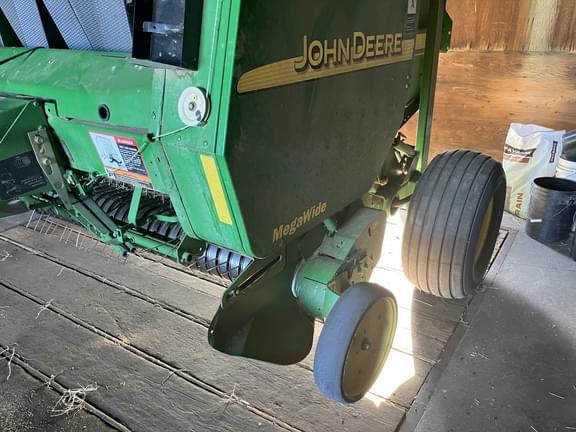 Image of John Deere 567 MegaWide equipment image 4