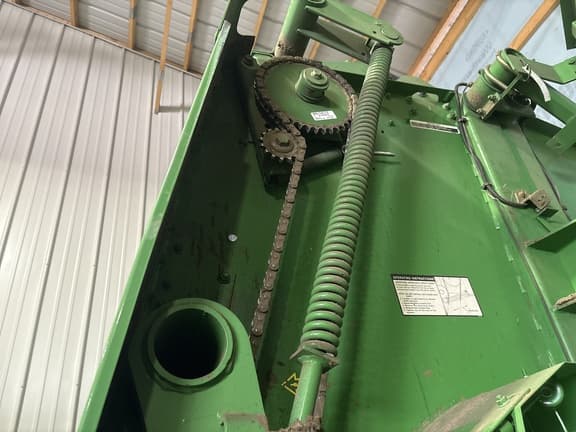 Image of John Deere 567 MegaWide equipment image 3