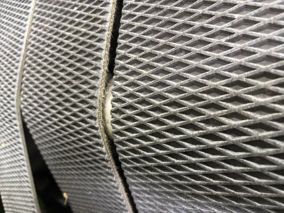 Image of John Deere 567 MegaWide equipment image 4