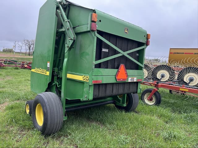 Image of John Deere 567 equipment image 4