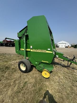 Image of John Deere 567 MegaWide equipment image 2