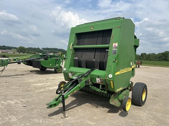 Image of John Deere 567 MegaWide equipment image 1