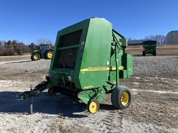 2004 John Deere 567 Equipment Image0