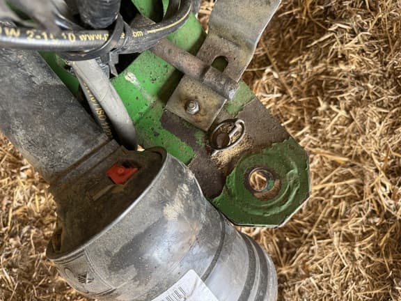 Image of John Deere 567 equipment image 3