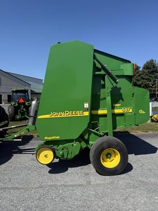 Image of John Deere 567 MegaWide equipment image 2