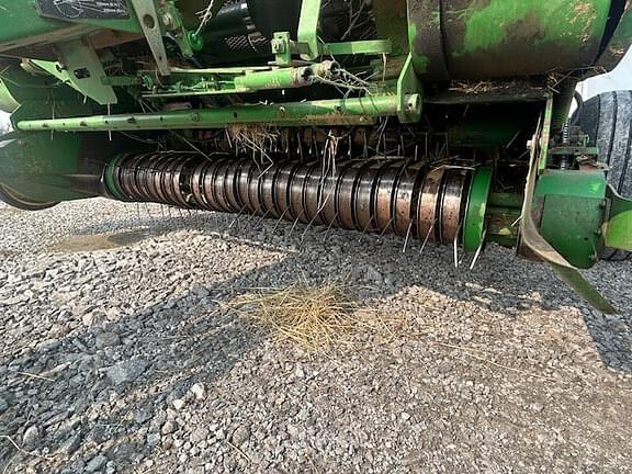 Image of John Deere 567 Silage MegaWide equipment image 3