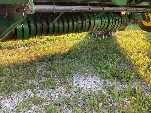 Image of John Deere 567 equipment image 3