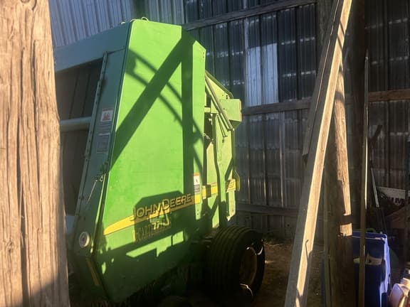 Image of John Deere 567 equipment image 2