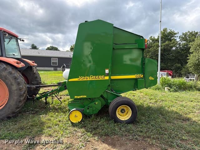 Image of John Deere 567 MegaWide equipment image 1