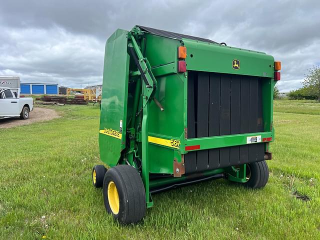 Image of John Deere 567 equipment image 4