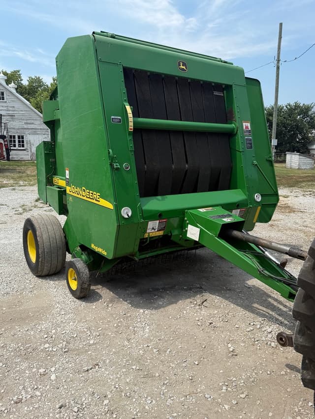 Image of John Deere 567 equipment image 2