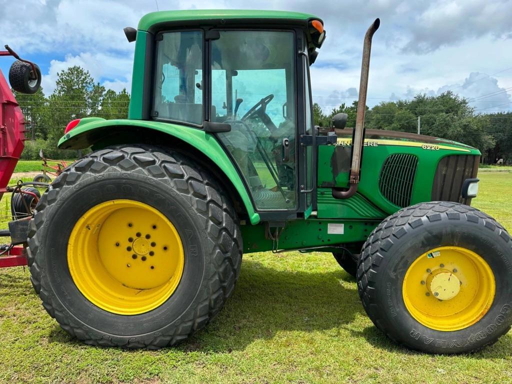 Image of John Deere 6220 Primary image