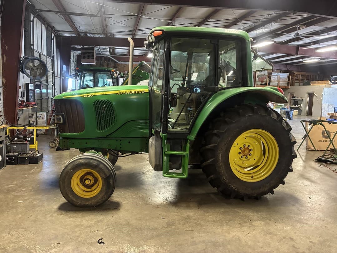 Image of John Deere 6220 Primary Image