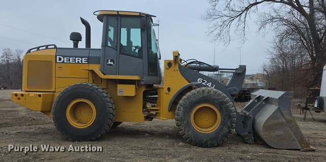 Image of John Deere 624J equipment image 3