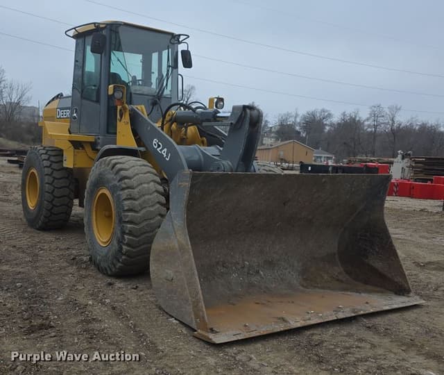 Image of John Deere 624J equipment image 2