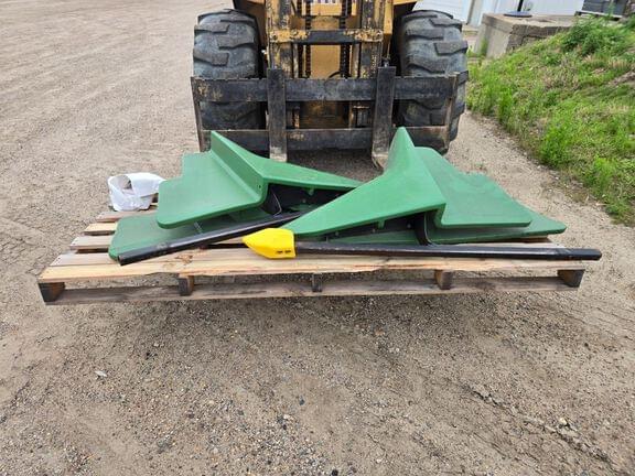 Image of John Deere 625F equipment image 4