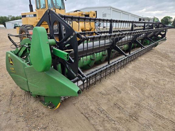 Image of John Deere 625F equipment image 3
