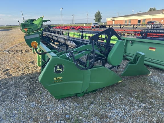 Image of John Deere 625F equipment image 2